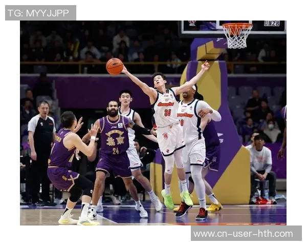 北京金隅与广东队激战正酣谁将赢得这场篮球巅峰对决